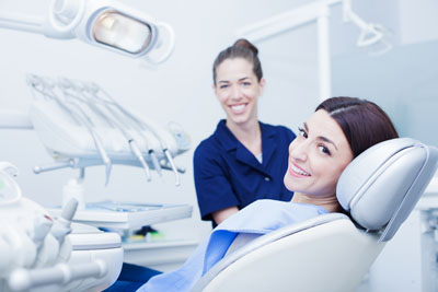 How A Cosmetic Dentist Can Improve Your Smile